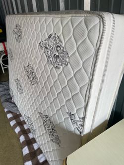Full mattress and box spring