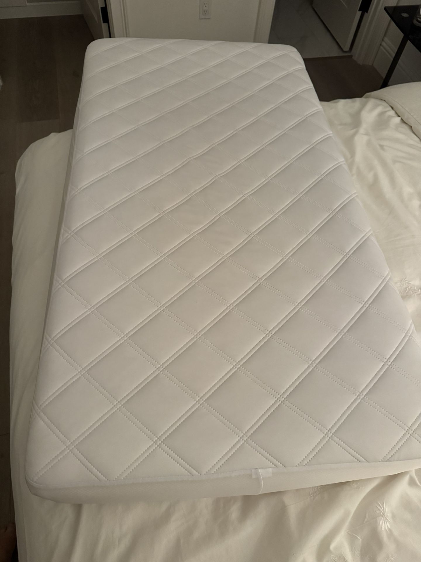 Naturepedic Organic Breathable Baby Crib Mattress (2-Stage)