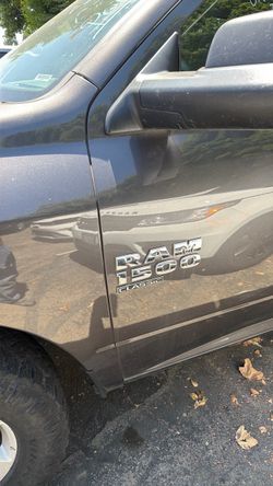 2023 Dodge ram bed  right side good