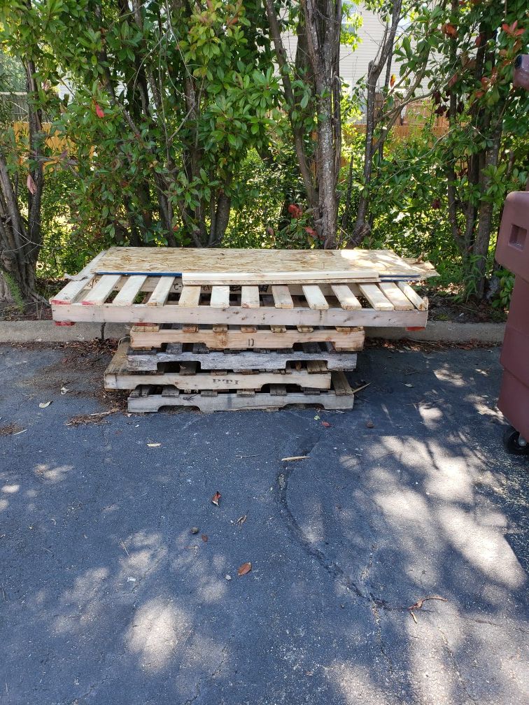 Free pallets