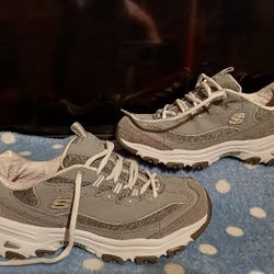 Skechers