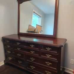 Dresser w/ Mirror