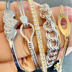 Bracelets 
