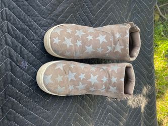 Girls boots size 2