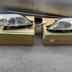 Toyota Sienna OEM Headlights 