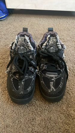 Lv skate $130
