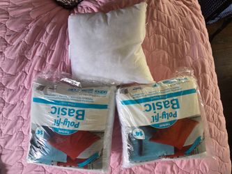 14" x 14" Fairfield Poly-Fil Basic Pillow 3 Inserts new never used