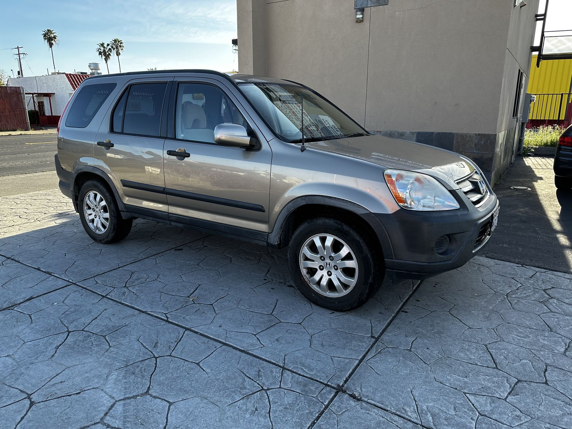 2005 Honda CR-V 4WD Clean Title 