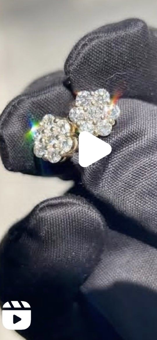 Flower Diamond VS1 F Color