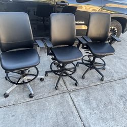 Steelcase Amia Stool chair- Desk/Office/Gaming chair