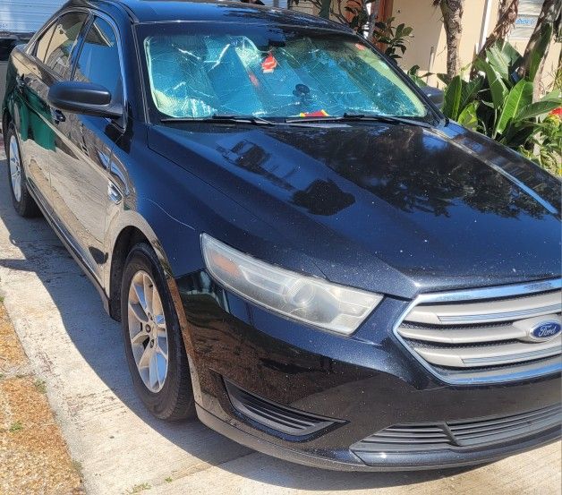 2014 Ford Taurus