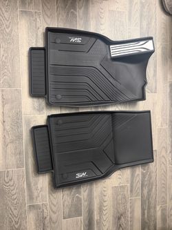 Tesla Y Juniper Floor Mats.