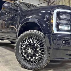 Set 24 American Force  Plague Dually And Tires 35x12.50R24