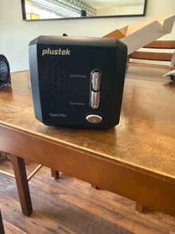 Plustek 8200i film scanner