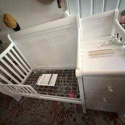 Baby Crib/ Toddler Bed with a Diaper Changing Station