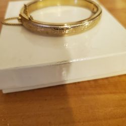 New Pretty Gold Plated Bracelet Comes With Box 📦 