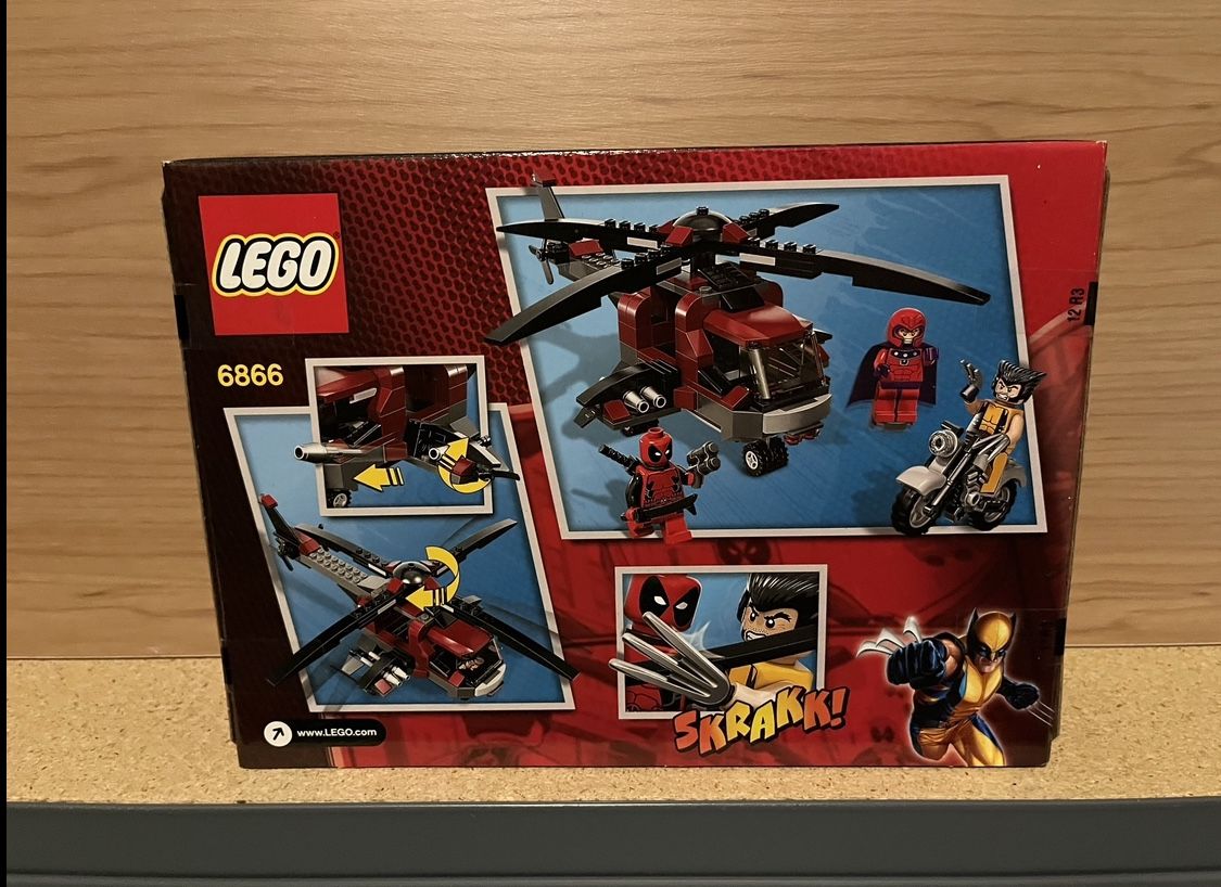 Lego 6866 Wolverine's Chopper Showdown