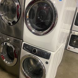 ELECTROLUX XL CAPACITY WASHER & DRYER ELECTRIC STACKABLE SET