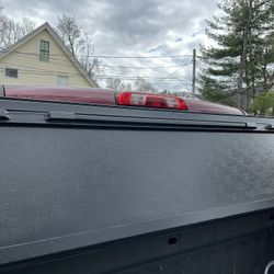 Gator Flip Tonneau Cover For 2014-2018 Silverado