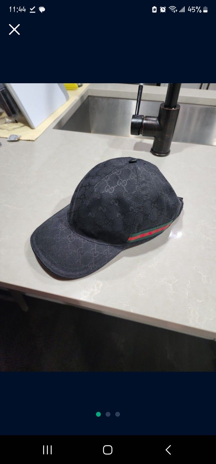 Men's Gucci Cap & Scarf