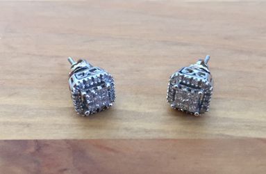 14K 0.65 Carat Diamond Earrings