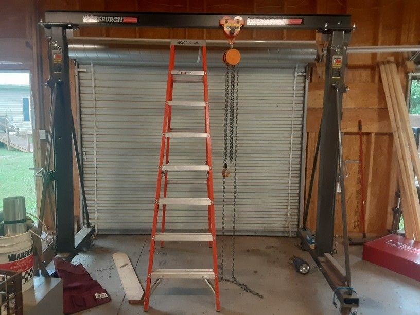 A frame w chain fall