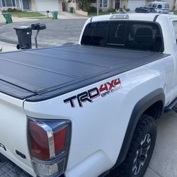 Tacoma tonneau cover