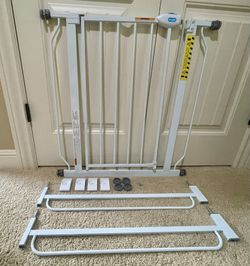 BABY GATE W/ EXTENSIONS