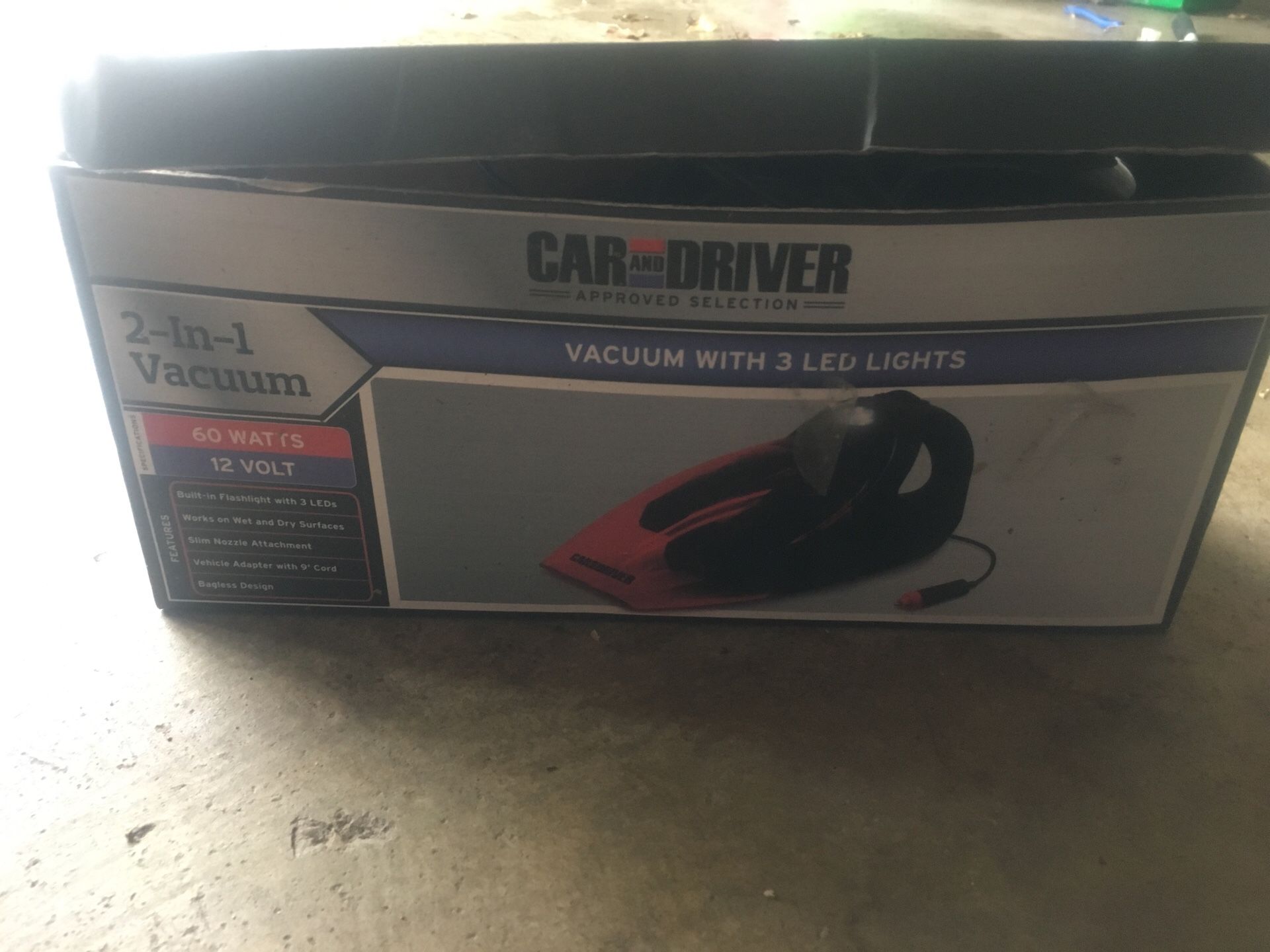Car vacuum with 3 LED lights