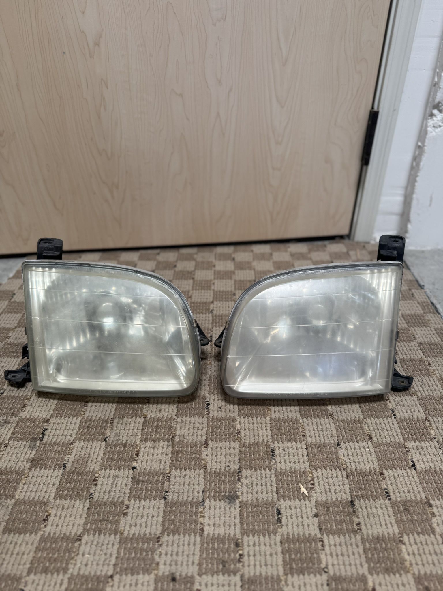 1st Gen Tundra Headlights 