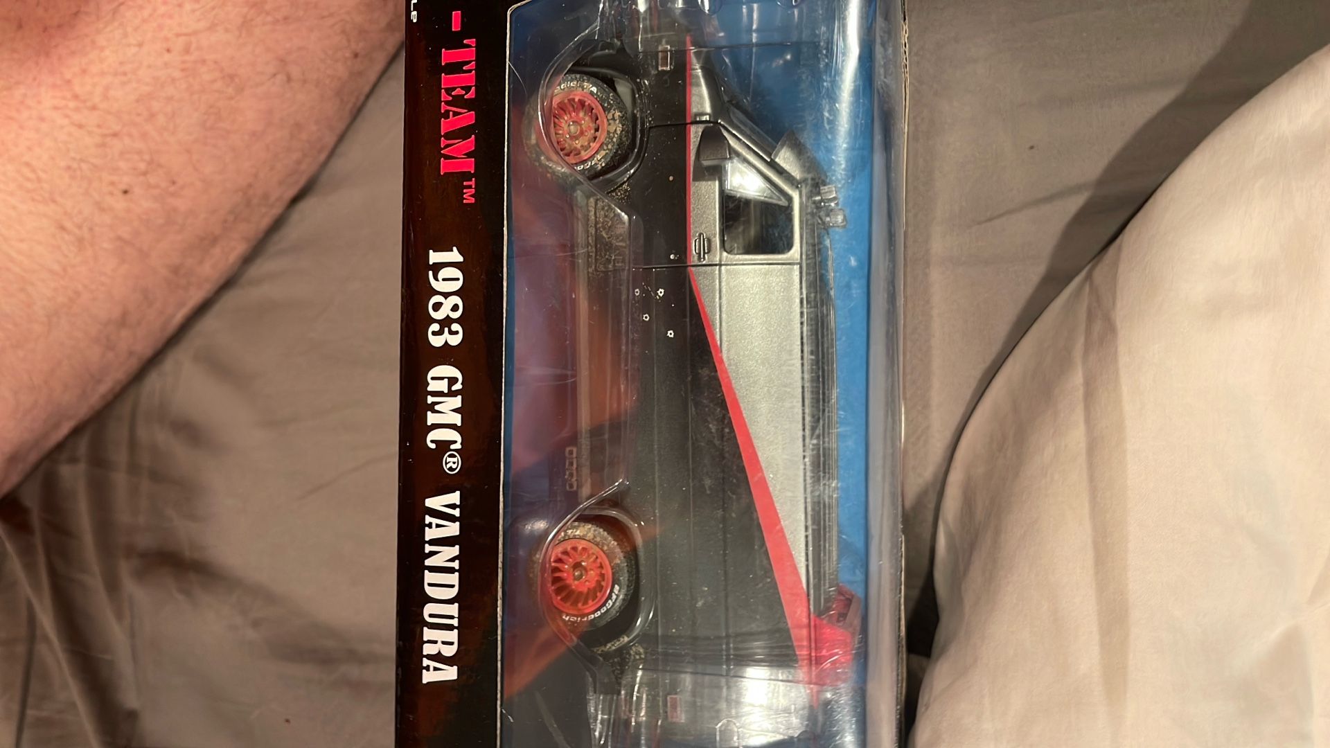 GREENLIGHT 1:24 A-Team 1983 GMC VANDURA CHASE