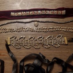 Lot Of Necklaces 