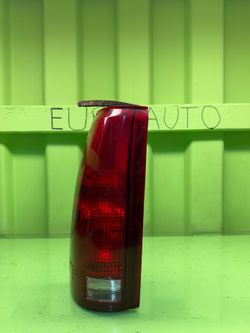 1992 1993 1994 1995 1996 1997 1998 1999 CHEVROLET Silverado 1500 Left Driver Side Tail Light OEM
