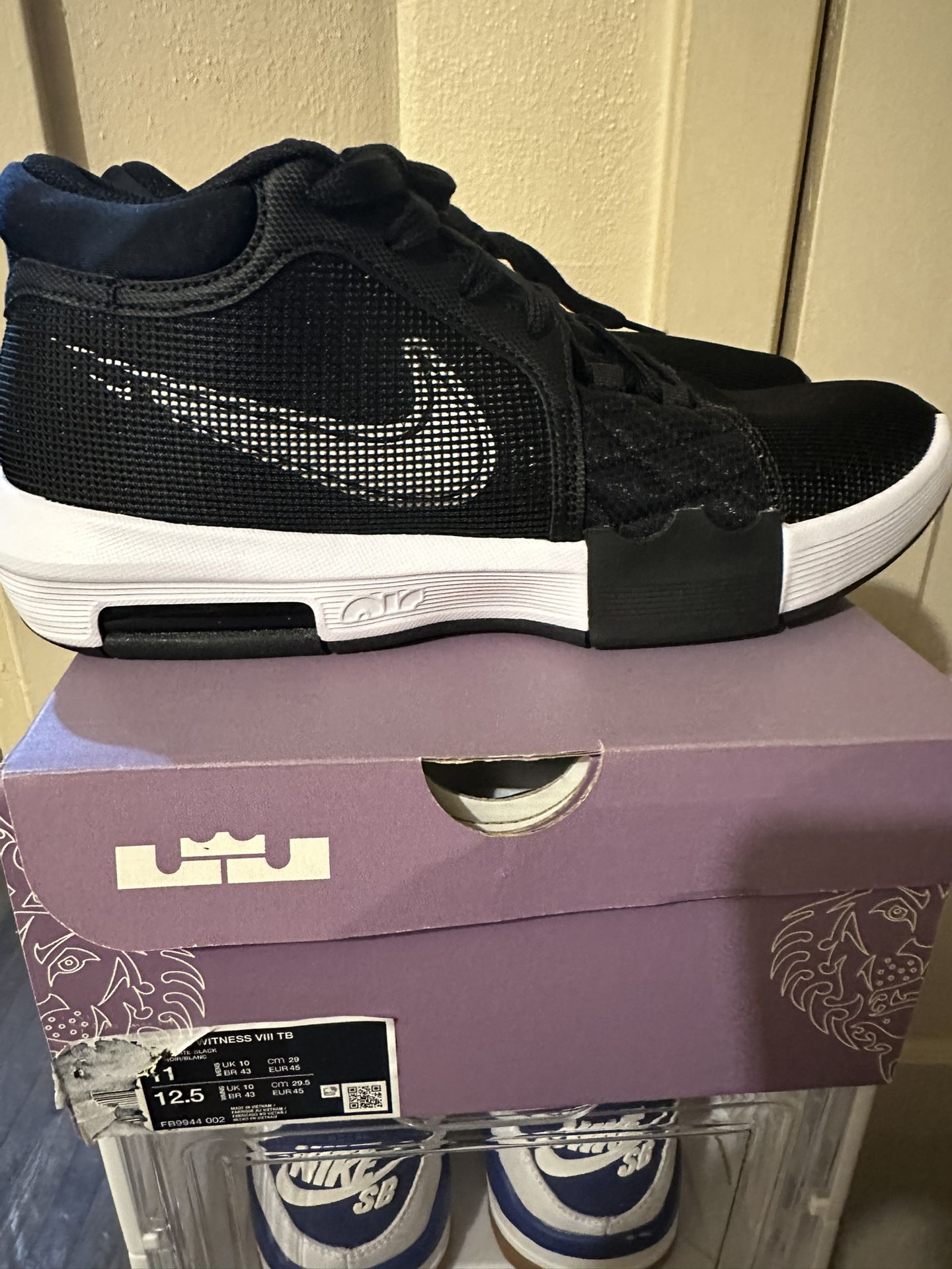 LeBron Basketball Shoes. Size: 11. Price: $80