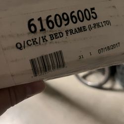 Queen/King metal bed frame $25