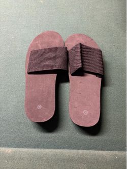 Woman sandals size 7 brand new
