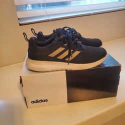 Boys Sz 5 Adidas 
