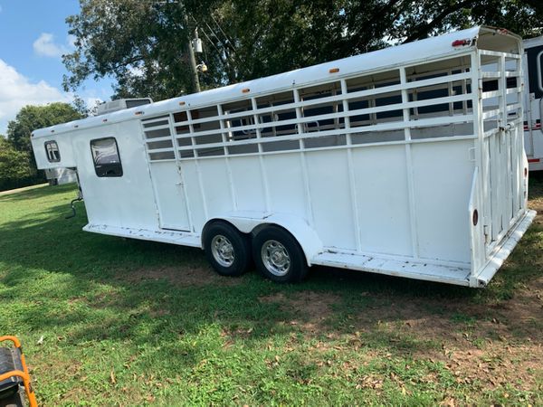 Gooseneck horse trailer with sleeper(blue title in hand) for Sale in Brookshire, TX - OfferUp