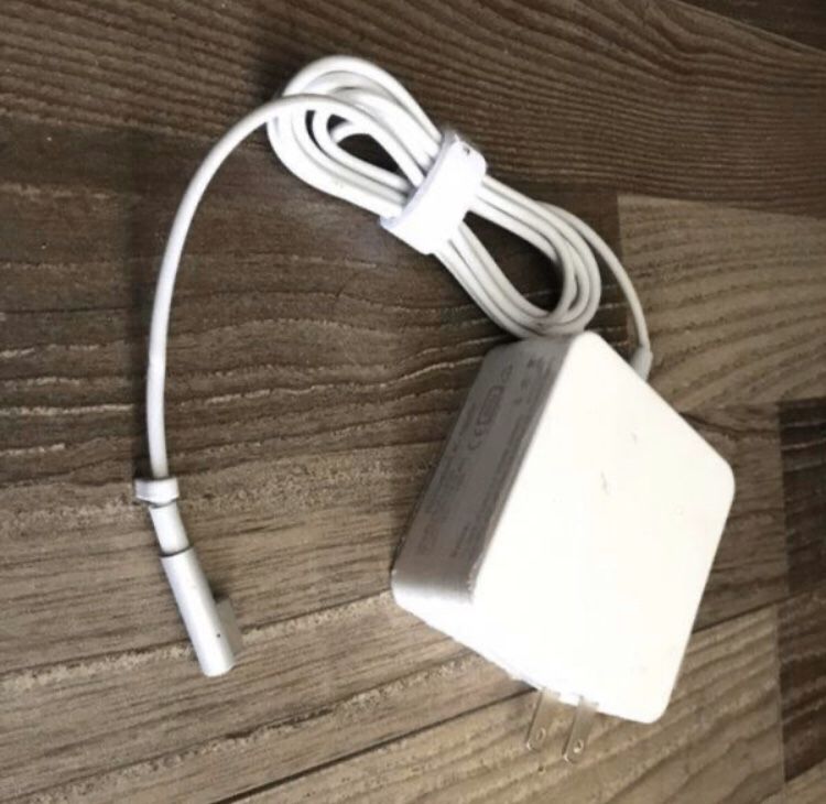 Opdage vækstdvale Validering Mac Book Pro Charger, Replacement 60W Magsafe 1 Power Adapter L-Tip  Magnetic Connector Charger for Apple MacBook Pro 11 & 13 inch (2009-Mid 2012)  $35 for Sale in South El Monte, CA - OfferUp