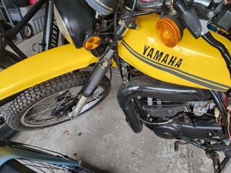1979 Yamaha DT250F Enduro competition yellow