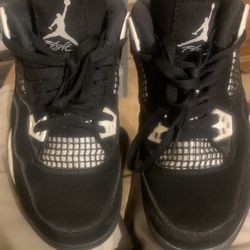 Air Jordan 4 Retro White Thunder 