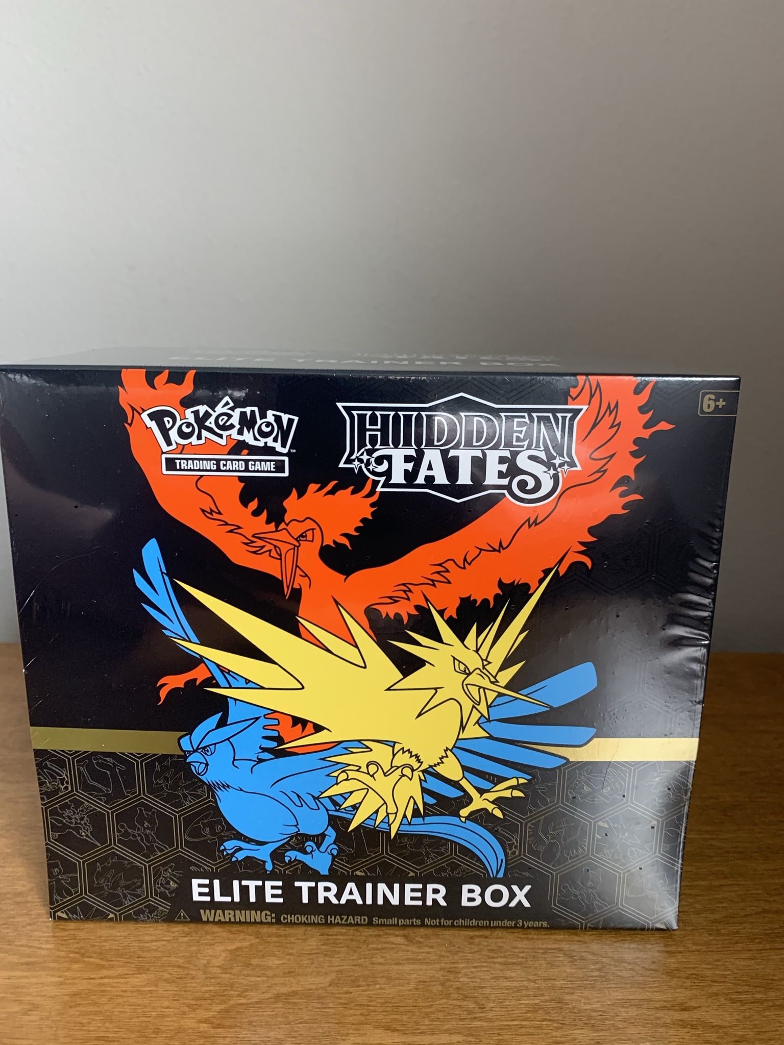 Pokémon Hidden Fates ETB. (last One). 