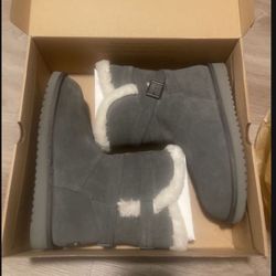Women Grey Uggs 