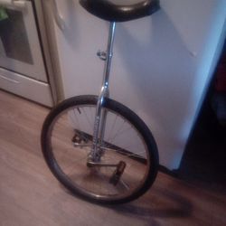One wheel bike