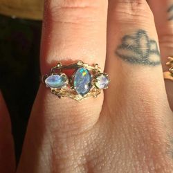 Vintage 9K Gold Opal Ring Size 5.5