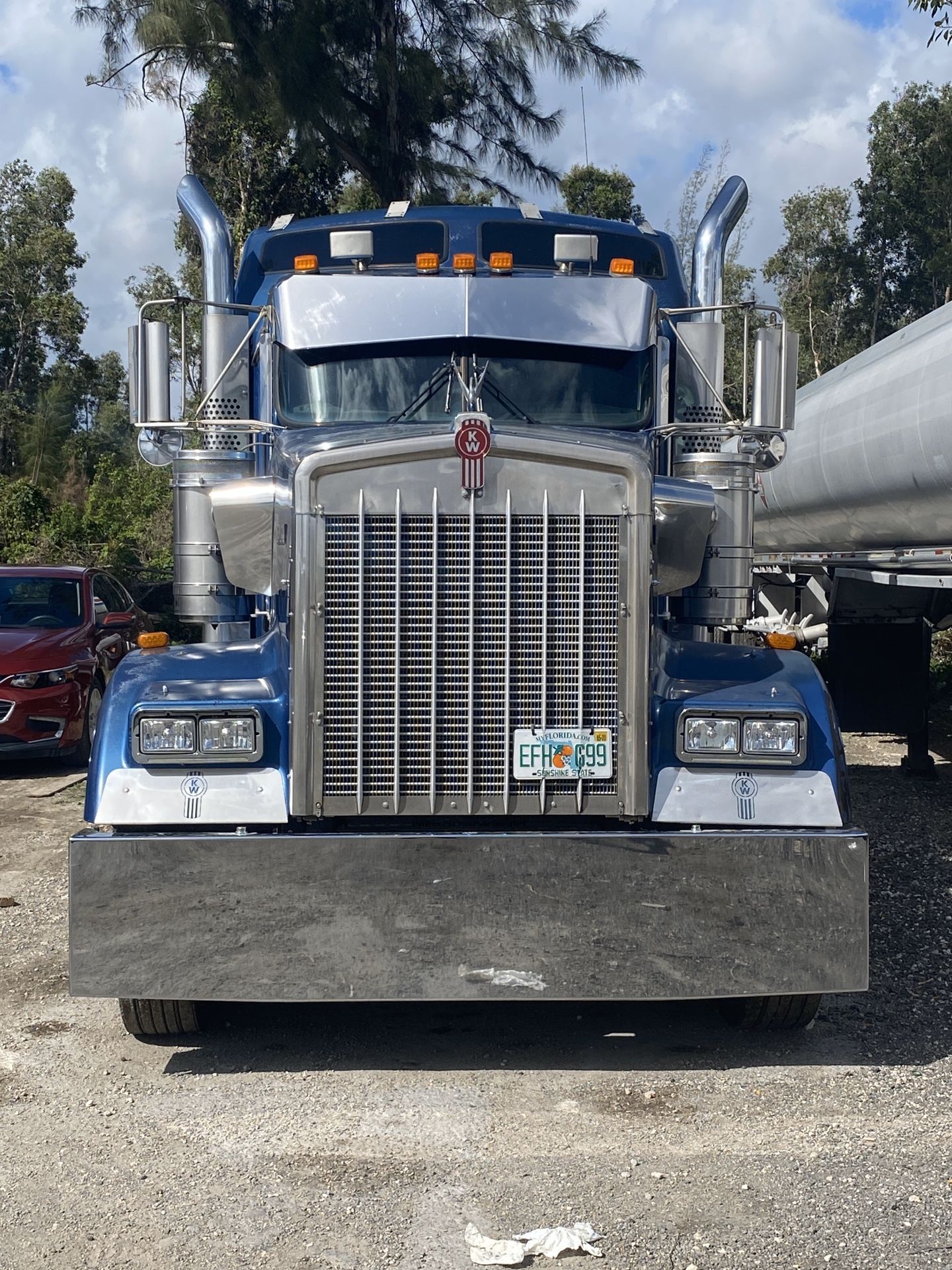 Kenworth W900