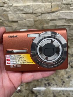 KODAK EASYSHARE M863 Red Digital Camera 8.2MP  Untested no battery no charger