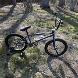 2019 Colony Endeavour Freestyle Bike Pearl Blue 21” Excellent Condition