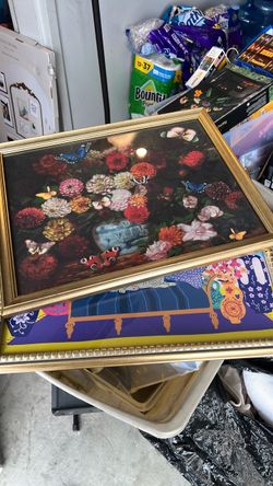 Picture frames and keyhole