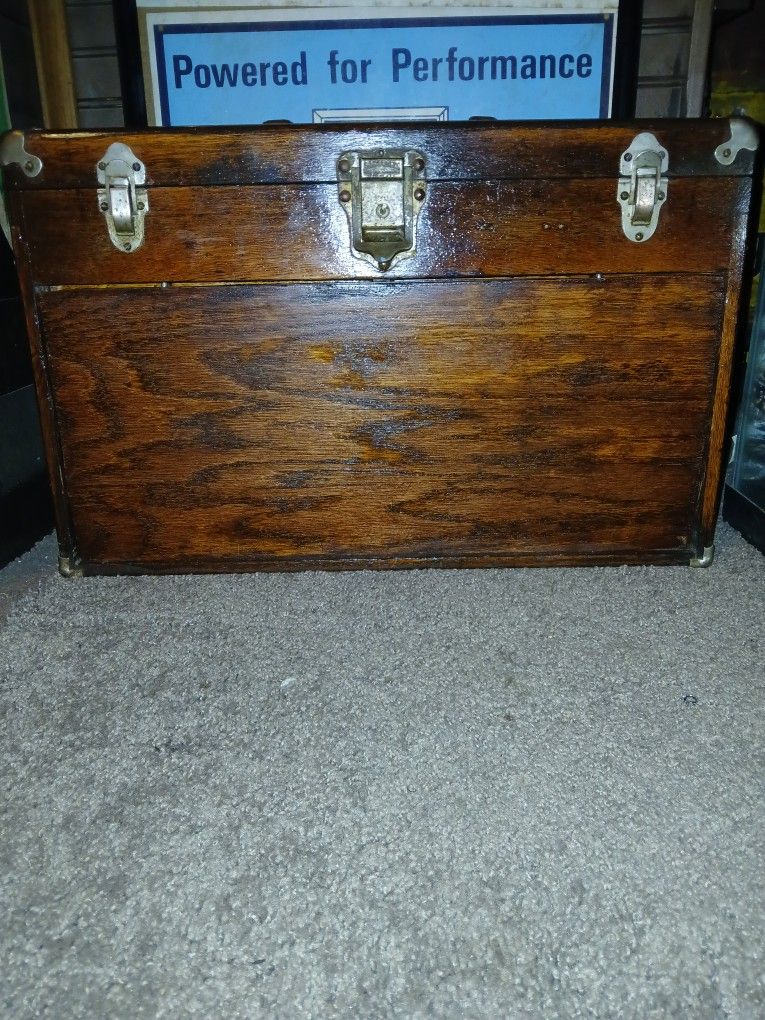 ANTIQUE MACHINIST TOOL BOX